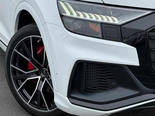 2023 Audi Q8 55 Premium Plus