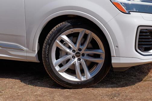 2025 Audi Q7 55 Premium