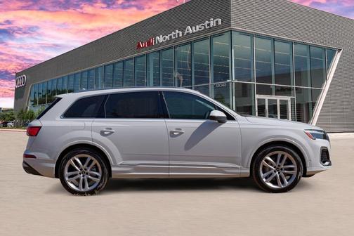 2025 Audi Q7 55 Premium
