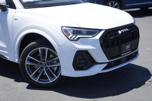 2025 Audi Q3 45 S line Premium