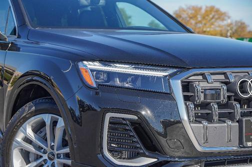 2025 Audi Q7 55 Premium Plus