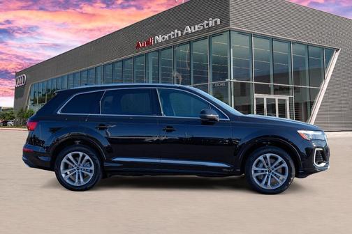 2025 Audi Q7 55 Premium Plus