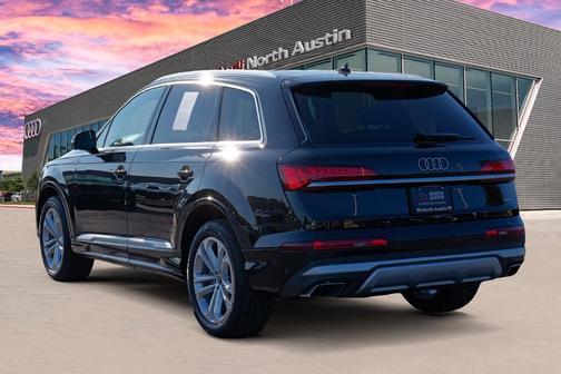2025 Audi Q7 55 Premium Plus