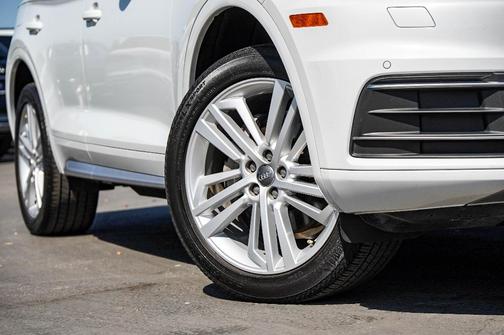 2020 Audi Q5 40 Premium Plus