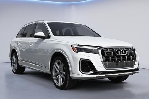 2025 Audi Q7 55 Premium Plus