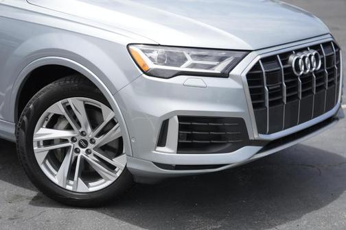 2023 Audi Q7 55 Premium Plus
