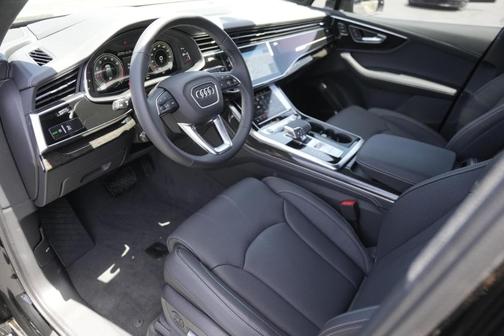 2025 Audi Q7 55 Prestige