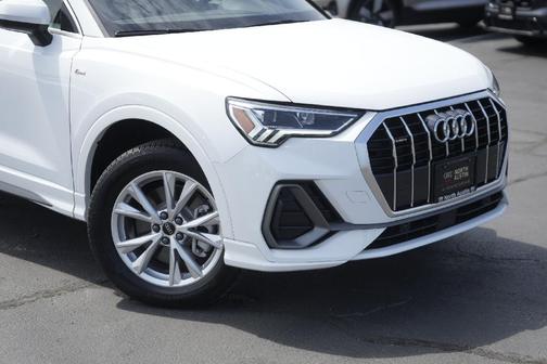 2025 Audi Q3 45 S line Premium