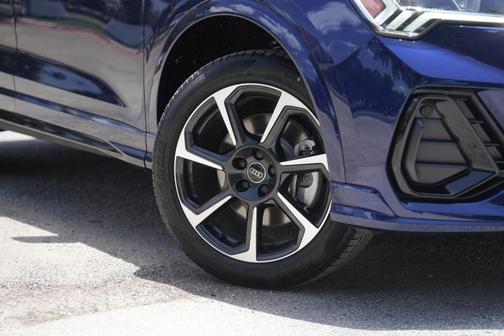 2025 Audi Q3 45 S line Premium