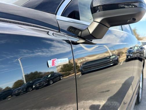 2025 Audi Q3 45 S line Premium