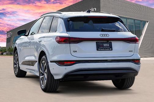 2025 Audi Q6 e-tron Premium