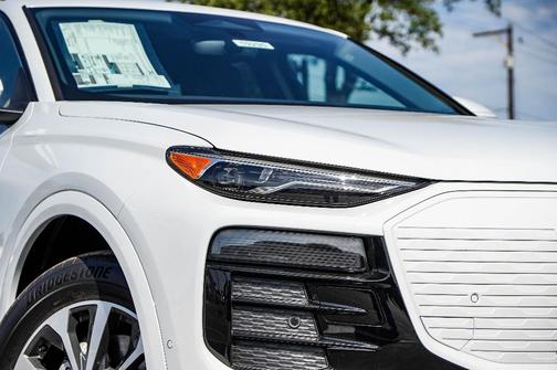 2025 Audi Q6 e-tron Premium