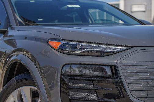 2025 Audi Q6 e-tron Premium