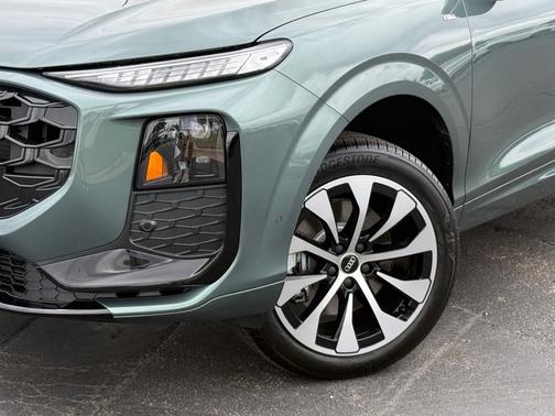 Sage Green Metallic 2026 Audi Q3 S line