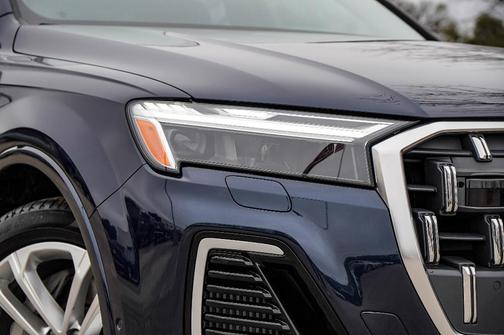 2025 Audi Q7 55 Premium Plus
