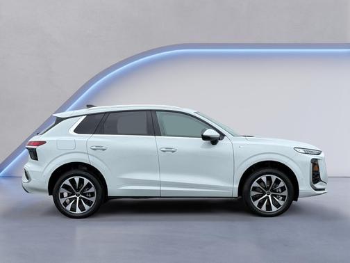 Glacier White Metallic 2026 Audi Q3 S line