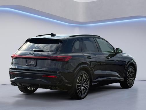 Mythos Black Metallic 2025 Audi SQ5 3.0T quattro Premium