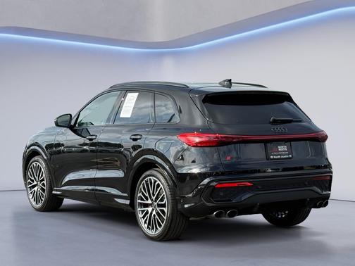 Mythos Black Metallic 2025 Audi SQ5 3.0T quattro Premium