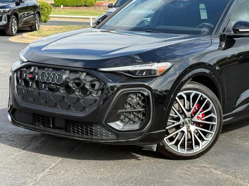 Mythos Black Metallic 2025 Audi SQ5 3.0T quattro Premium