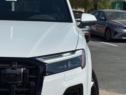 White 2026 Audi Q7