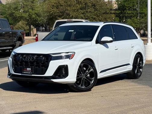 White 2026 Audi Q7