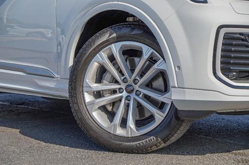 2025 Audi Q7 45 Premium Plus