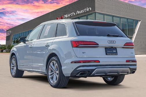 2025 Audi Q7 45 Premium Plus