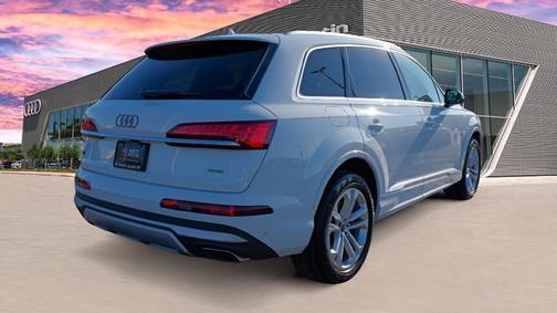 2025 Audi Q7 45 Premium Plus