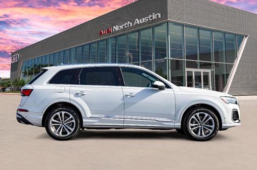 2025 Audi Q7 45 Premium Plus