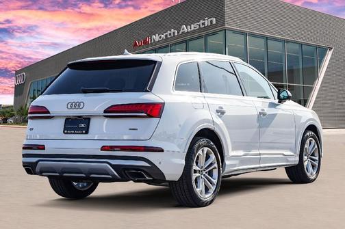 2025 Audi Q7 45 Premium Plus