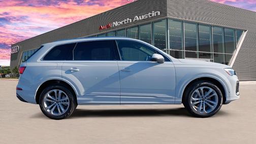 2025 Audi Q7 45 Premium Plus