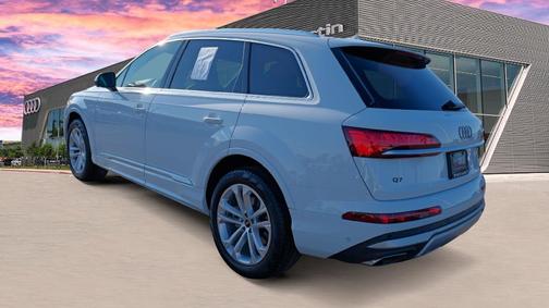 2025 Audi Q7 45 Premium Plus