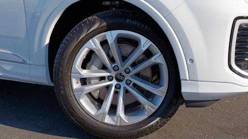 2025 Audi Q7 45 Premium Plus