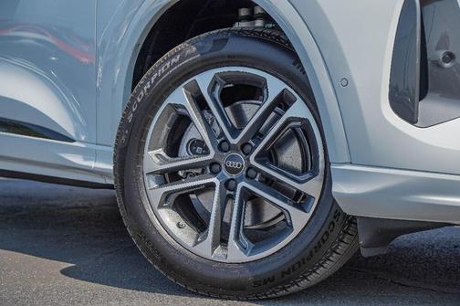2025 Audi Q5 2.0T quattro Premium