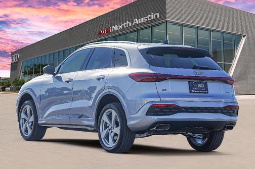 2025 Audi Q5 2.0T quattro Premium