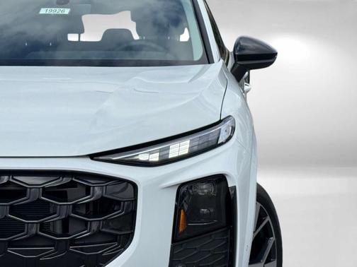 Glacier White Metallic 2026 Audi Q3 S line