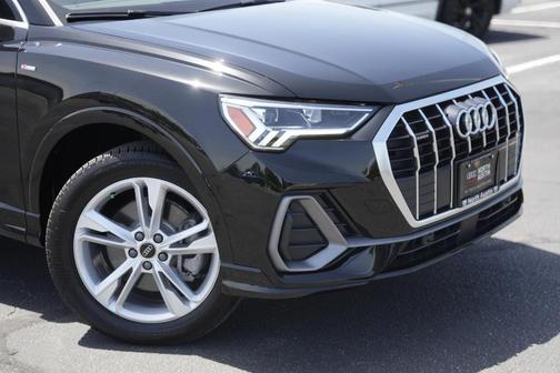 2024 Audi Q3 45 S line Premium
