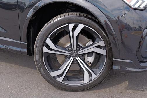 2023 Audi Q3 45 S line Premium