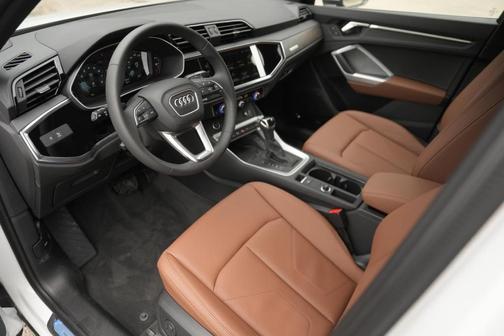 2025 Audi Q3 45 S line Premium