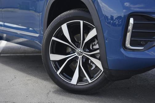 2025 Volkswagen Atlas 2.0T SEL Premium R-Line
