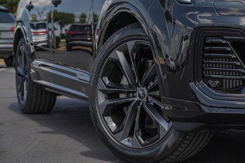 2025 Audi Q7 55 Premium Plus