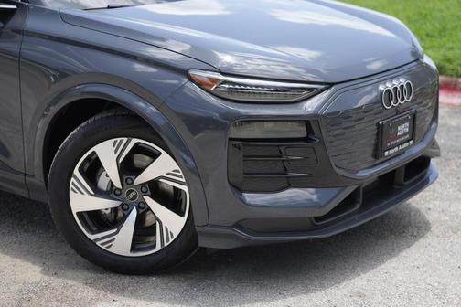 2025 Audi Q6 e-tron Premium