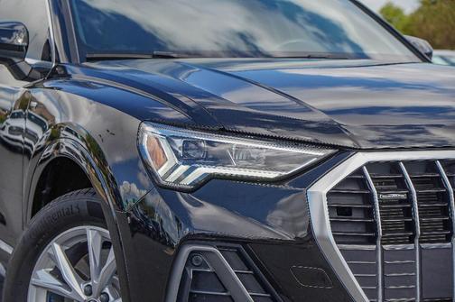 2022 Audi Q3 45 S line Premium