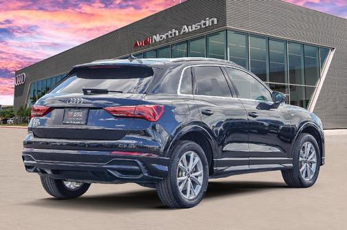 2022 Audi Q3 45 S line Premium