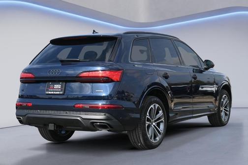 2026 Audi Q7 45 Premium Plus