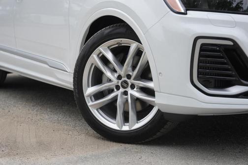 2025 Audi Q7 55 Premium