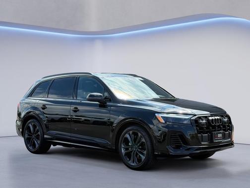 Mythos Black Metallic 2026 Audi Q7 55 Premium Plus