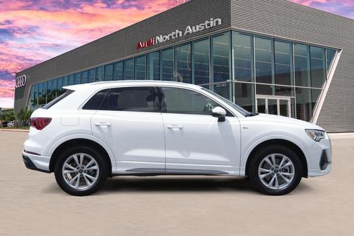 2024 Audi Q3 45 S line Premium