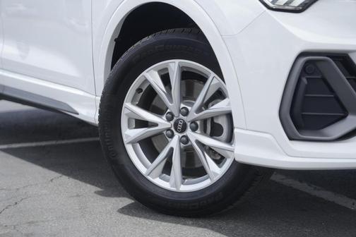 2024 Audi Q3 45 S line Premium