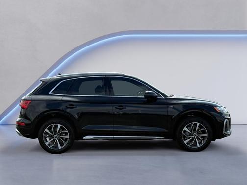 Mythos Black Metallic 2024 Audi Q5 45 S line quattro Premium